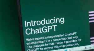 2025’te Yapay Zeka Web Araçları ile Kod Yazmadan Site Kurma Rehberi